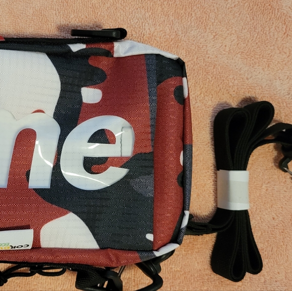 Supreme - Picture 9 of 9